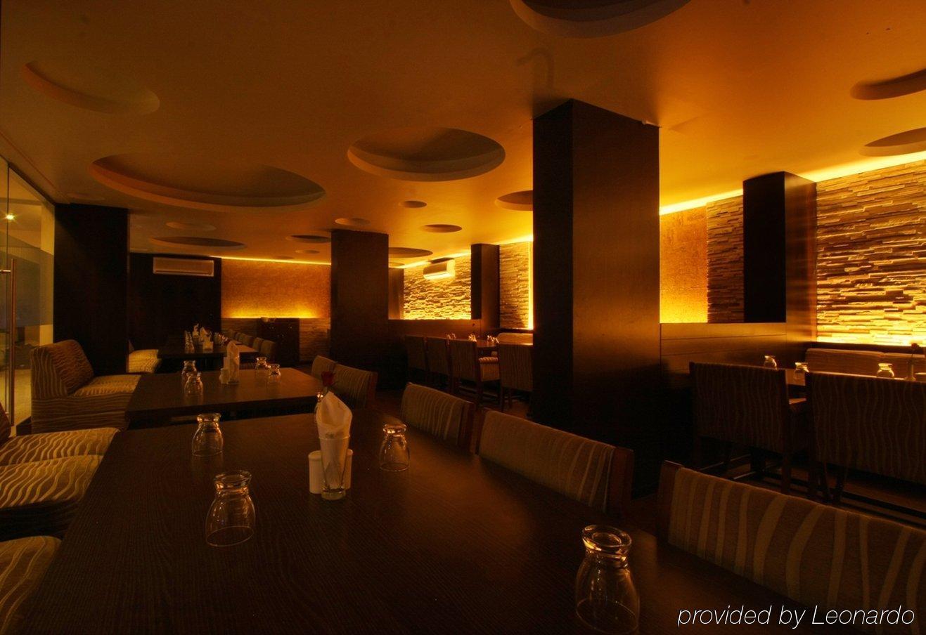 Le Royale Residency Hinjawadi Restaurant photo