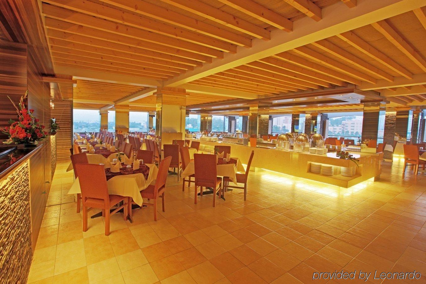 Le Royale Residency Hinjawadi Restaurant photo